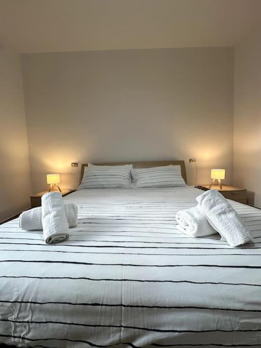 Comfy Apartment In Lecco 2 Buitenkant foto