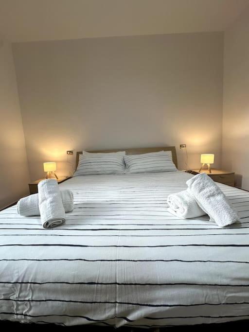 Comfy Apartment In Lecco 2 Buitenkant foto