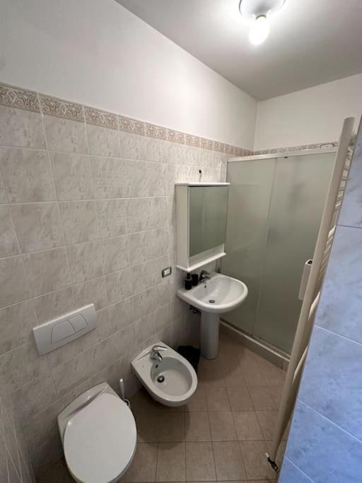 Comfy Apartment In Lecco 2 Buitenkant foto