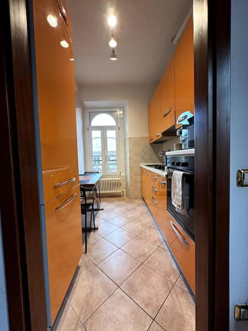 Comfy Apartment In Lecco 2 Buitenkant foto