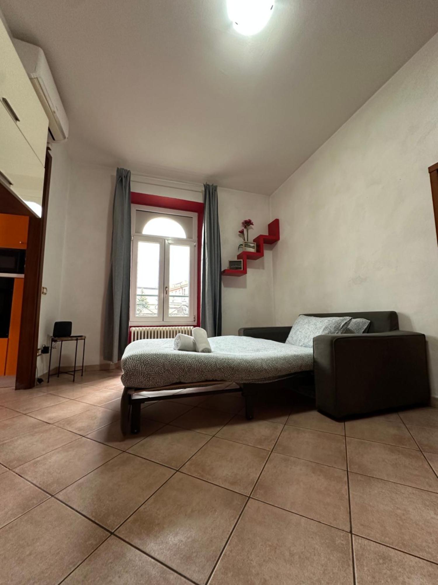 Comfy Apartment In Lecco 2 Buitenkant foto